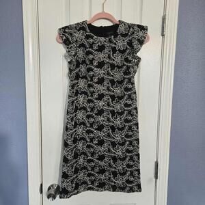 NWOT Ann Taylor 00P Contrast Lace Shift Dress Floral Embroidered Lace Cocktail